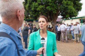 Prefeita Dra. Paula marca presença na abertura da Expodireto Cotrijal 2025