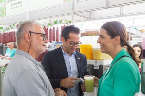 Prefeita Dra. Paula marca presença na abertura da Expodireto Cotrijal 2025