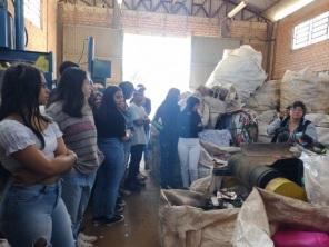 Alunos da Escola Pacífico Dias da Fonseca acompanham trabalho da UNICCA