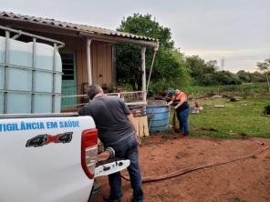Defesa Civil de Cruz Alta  abastece com água propriedade na Parada Benito 