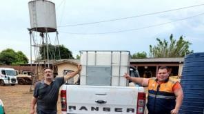 Defesa Civil de Cruz Alta  abastece com água propriedade na Parada Benito 
