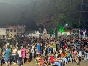 UM ENCANTO DE NATAL: Plínio Oliveira trouxe canções e poesias no sábado