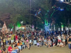 UM ENCANTO DE NATAL: Plínio Oliveira trouxe canções e poesias no sábado