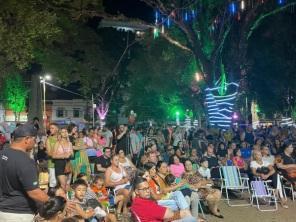 UM ENCANTO DE NATAL: Plínio Oliveira trouxe canções e poesias no sábado