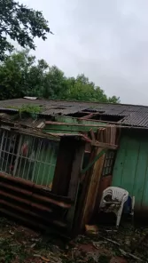 TEMPORAL> Vento destelha casas e derruba árvores em Cruz Alta na quinta-feira