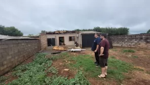 TEMPORAL> Vento destelha casas e derruba árvores em Cruz Alta na quinta-feira