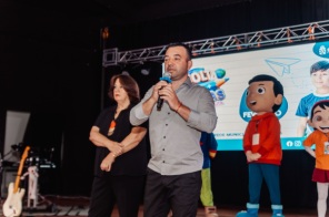 EDUCAÇÃO>Evento de abertura do ano letivo em Cruz Alta lota a Casa de Cultura
