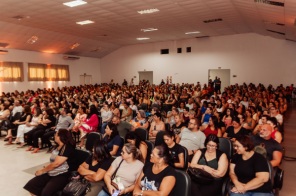 EDUCAÇÃO>Evento de abertura do ano letivo em Cruz Alta lota a Casa de Cultura