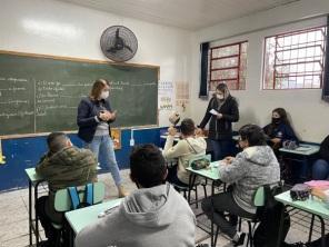 CRMM visita escolas para trabalhar com a prevenção à violência doméstica