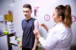 Cruz Alta aplica 1380 doses contra influenza no Dia D de vacinação