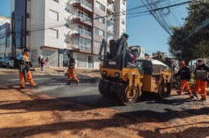 TUBULAÇÃO DE 1963>Trânsito é liberado após conserto de cratera na Voluntários 