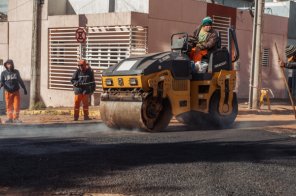 TUBULAÇÃO DE 1963>Trânsito é liberado após conserto de cratera na Voluntários 