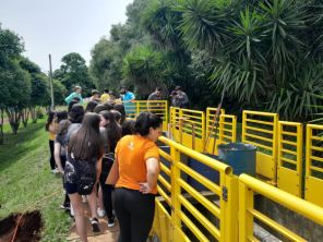 Colégio Totem realiza visita à estação de tratamento de esgoto da Corsan