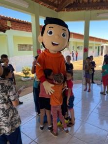 Gibi Turminha do Erico entregue para as escolas Castelo Branco e 18 de Agosto