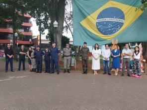 Novo caminhão do Corpo de Bombeiros foi entregue para corporação nesta segunda