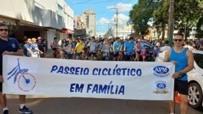 Santíssimas Day reuniu dezenas de famílias na praça Erico Verissimo