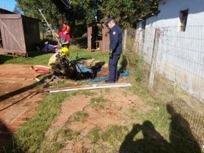 Cavalo cai em poço e é resgatado pelos Bombeiros na manhã do sábado em C. Alta