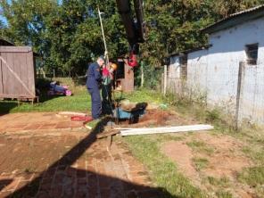 Cavalo cai em poço e é resgatado pelos Bombeiros na manhã do sábado em C. Alta