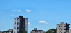 Cruz Alta tem cerração e depois sol e nuvens ; frio cedo , agradável na tarde