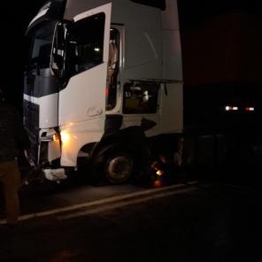 DOMINGO: Acidente de trânsito na BR-158 em Cruz Alta envolve três veículos 