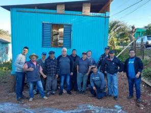Comunidade e prefeitura se unem pra ajudar morador que perdeu casa em incêndio