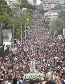 Multidão participa da 74ª Romaria de Nossa Senhora de Fátima em Cruz Alta