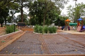 Prefeitura investe na modernização da área de lazer da Praça da Prefeitura