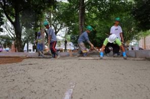 Prefeitura investe na modernização da área de lazer da Praça da Prefeitura