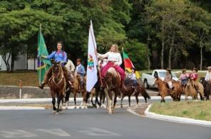 Cavalgada comemorativa dos 200 anos de Cruz Alta foi no sábado