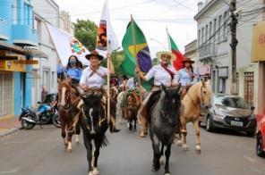 Cavalgada comemorativa dos 200 anos de Cruz Alta foi no sábado