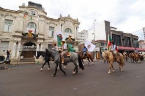 Cavalgada comemorativa dos 200 anos de Cruz Alta foi no sábado