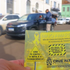 MAIO AMARELO> Departamento Municipal de trânsito realizou panfletagem