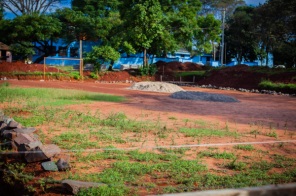 Obra de revitalização da Praça no bairro Santa Terezinha II segue avançando