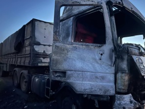TREVO DO CICA> Incêndio Destrói Cabine de Carreta na BR-158 em Cruz Alta