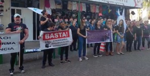 Professores e comunidade realizam Ato Público por Segurança nas Escolas