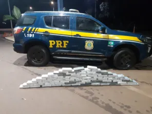PRF apreende 81 quilos de cocaína e prende mulher em Ijuí