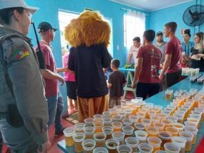 Otopatamar realiza doação de brinquedos em ação solidária no dia das crianças