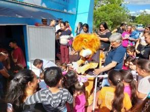 Otopatamar realiza doação de brinquedos em ação solidária no dia das crianças