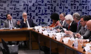 Motta convoca reunião de líderes para votar PL do fim da escala 6x1