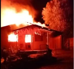 Incêndio destrói residência em Fortaleza dos Valos