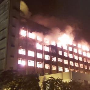 Incêndio destrói prédio da Secretaria de Segurança do Estado
