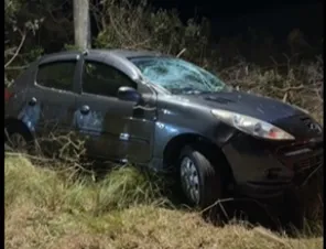 Capotamento deixa duas estudantes com ferimentos leves na estrada da Unicruz
