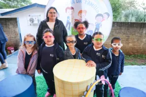 Projeto Coxilha Vai à Escola apresenta músicas na Escola Antônio Serra Pereira