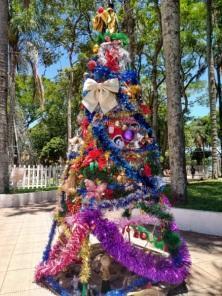 Grupo Teatral Máschara realiza ações para um natal feliz