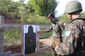 Soldados da EASA realizam Tiro de Instrução Básico em Cruz Alta