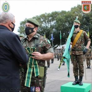 EASA entrega Medalha Exército Brasileiro e do Diploma de Colaborado Eméritor 