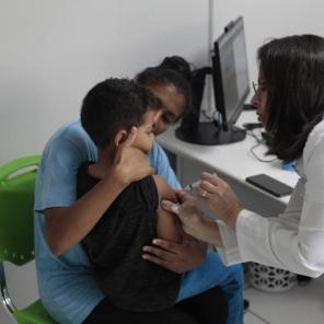 VACINAÇÃO: Mesmo com chuva Cruz Alta aplicou 564 doses no dia D vacinação
