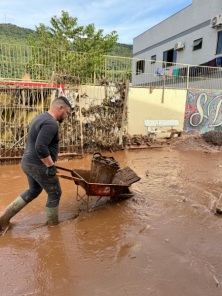 NO ANIVERSÁRIO DE PEJUÇARA> 80 Voluntários rumaram a Muçum e Roca Sales