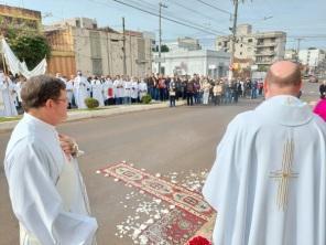 Após 02 anos, Cruz Alta volta a realizar a procissão de Corpus Christi