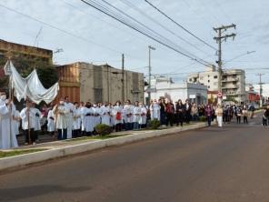 Após 02 anos, Cruz Alta volta a realizar a procissão de Corpus Christi